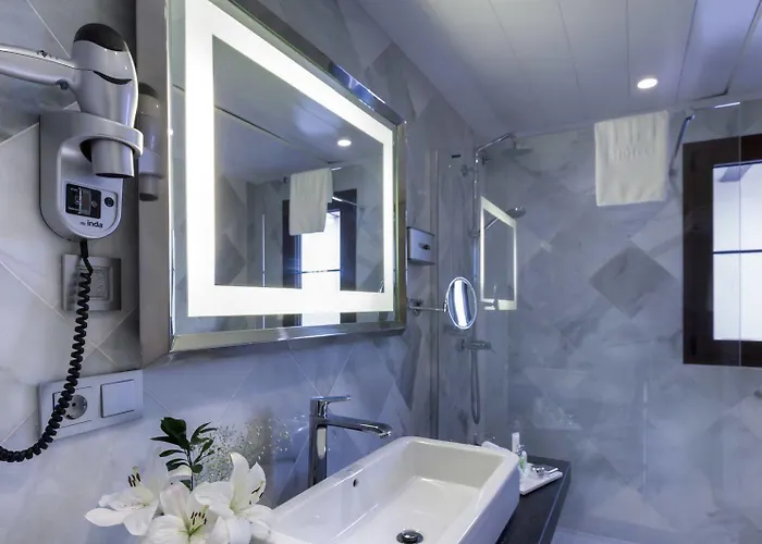 Hotel Nh Collection Palacio De 5*