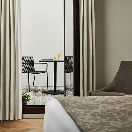 Nh Collection Amistad Hotel
